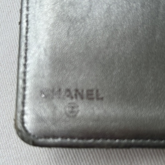 Chanel Silver leather wallet - Picture 6 of 13